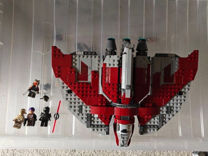 Lego Star Wars Ahsoka Tano's T-6 Jedi Shuttle 75362