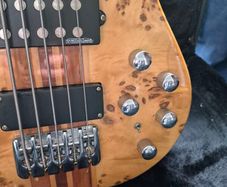 ibanez 5 string bass