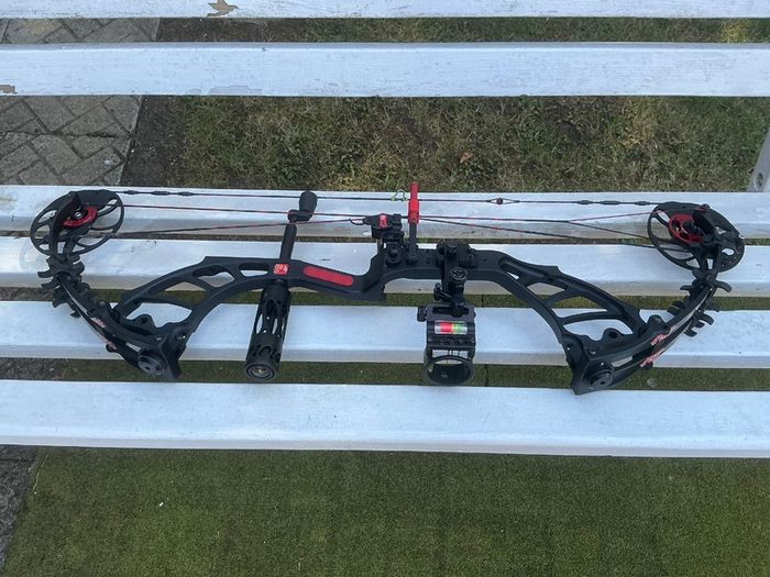 PSE EVO MAX compound bow 60lb