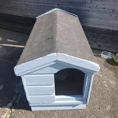 dog kennel
