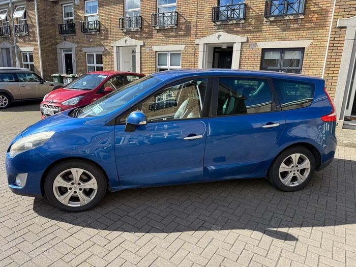 2011 Renault Grand Scenic