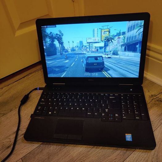 Dell Latitude laptop intel core i5 nvidia basic GPU