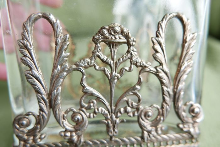 Antique Sterling Silver Handcrafted Square Container With Leaf Applique (glass Slightly Chipped)