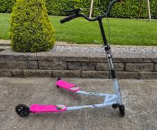 3 wheeled scooter/Flicker/Older kids