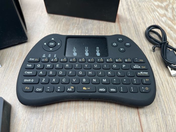 Trongle S3 - 4K Mini TV Box & Mini Keyboard Remote
