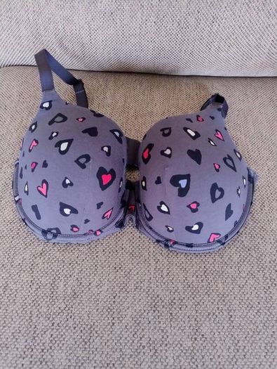 Marks and Spencer Bra 36D in excellent condition with no issues and never worn FREE STANDARD POSTAGE INCLUDED