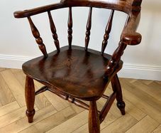 Antique Smokers Bow / Captains Armchair