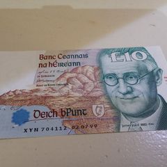 Irish 10 pound banknote