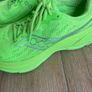 Green Saucony hurricane 25 runners Image 2