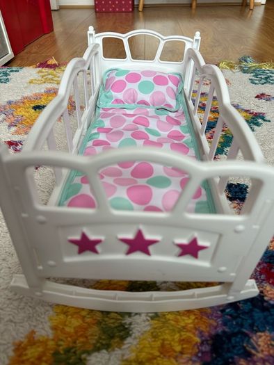 Doll bed