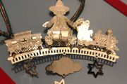 8 Newbridge Christmas decorations