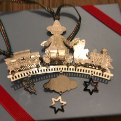8 Newbridge Christmas decorations