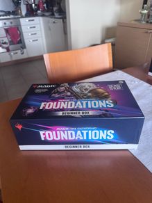 Magic: The Gathering Foundations Beginner Box 60 Cards + Complete Accessories