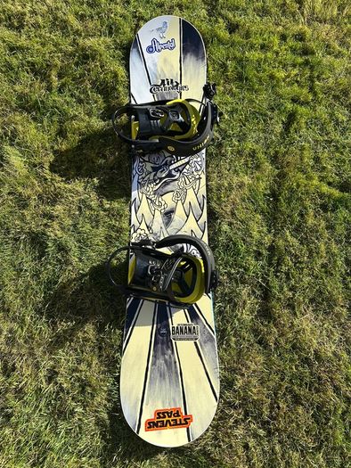 Junior Snowboard with Bindings and Travel Bag