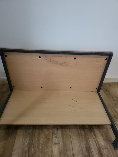 Free desk