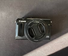 Canon m100