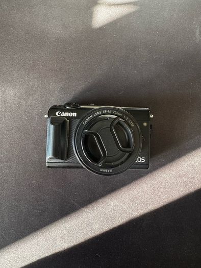 Canon m100