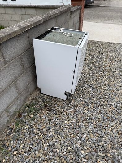 Free built in dishwasher