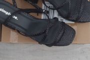 womens.strappy block heel black sandals size 5