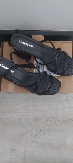 womens.strappy block heel black sandals size 5