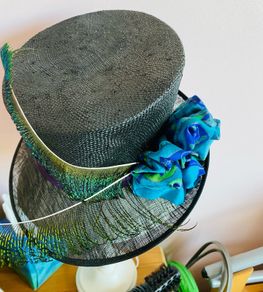 Hat-wedding / races
