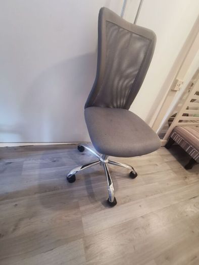 desk chair