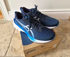 Mens novablast 2 asics runners (euro 44)