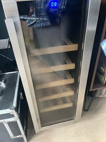wine excellent condition wine fridgecooler