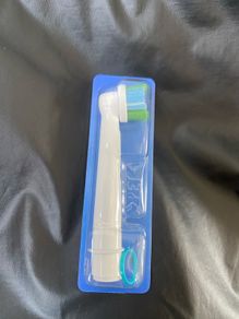 Oral B electric toothbrush replacement heads brand new