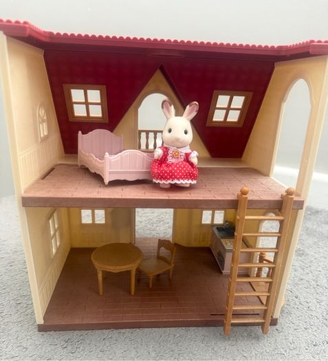 Sylvanian families house red roof cosy cottage