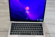 Macbook Pro A1989