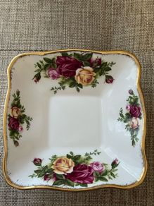 Royal Albert Old Country Roses dish