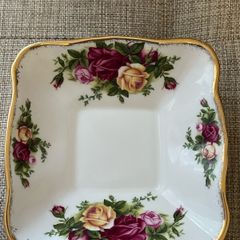 Royal Albert Old Country Roses dish