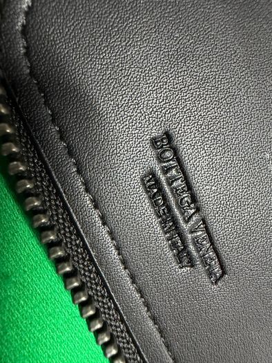 Bottega Veneta Andiamo messenger bag purse. New with dust bag