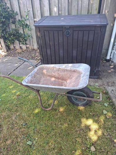 Wheel barrow
