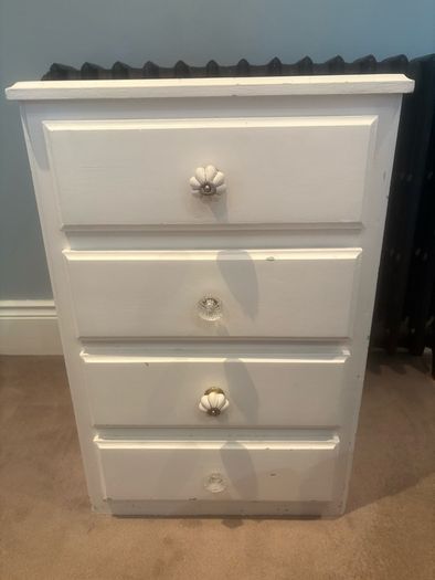 Bedside lockers