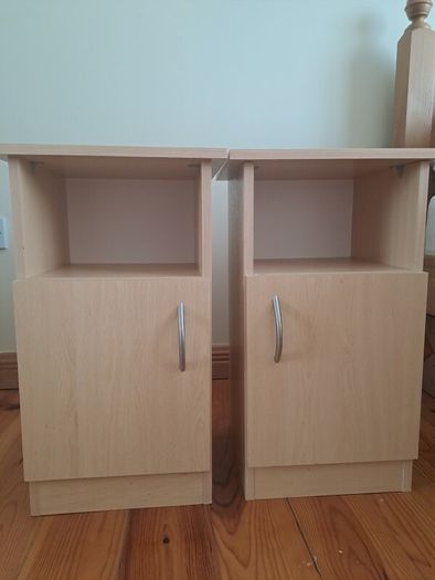 Bedside lockers