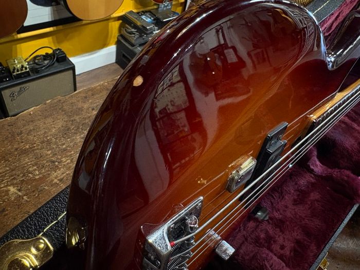 Yamaha BroadBass VI Sunburst 1981