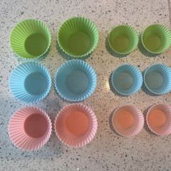 Silicone cupcake / fairy bun mould cases - 6 regular & 6 mini