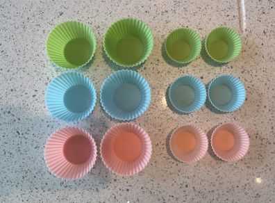Silicone cupcake / fairy bun mould cases - 6 regular & 6 mini
