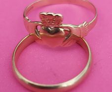 "Wedding Band" AND  "Claddagh"  Rings 9ct GOLD  3.4g