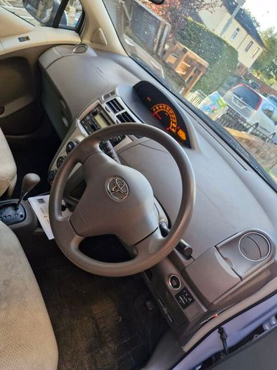 2010 Toyota Vitz