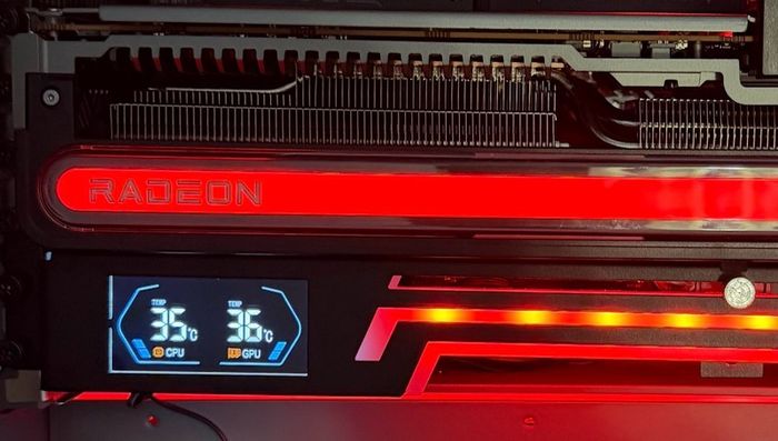 GPU holder with LCD and ARGB / Boxed