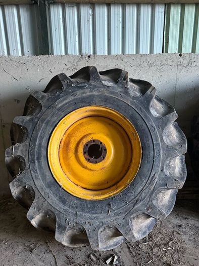 Goodyear 30.5L - 32 Special Sure Grip TD8