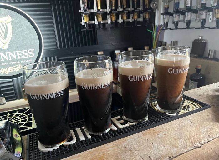 Guinness pint glasses - modern 6 no.