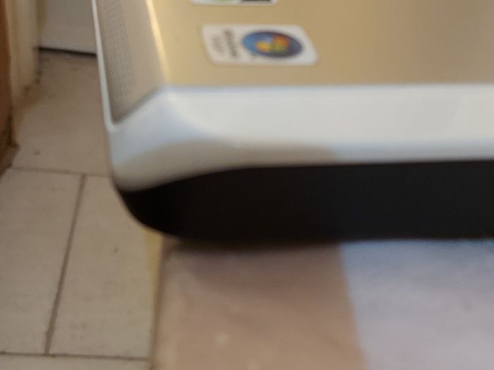 Vintage Dell Inspiron 1501, Mobile AMD Sempron Processor 3500 +, 1.8GHz, 1GB Ram, 120GB HDD, Windows 7, Chrome, Opera, Firefox and VLC