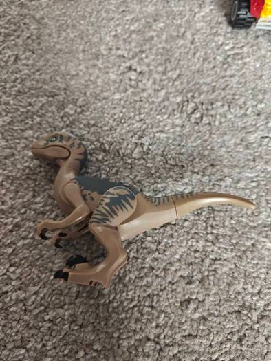 Lego Jurassic Park Velociraptor Escape 76957