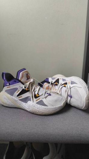 Basketball trainers for older boys