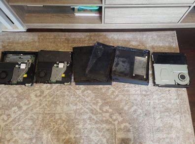3x Ps4 for parts.