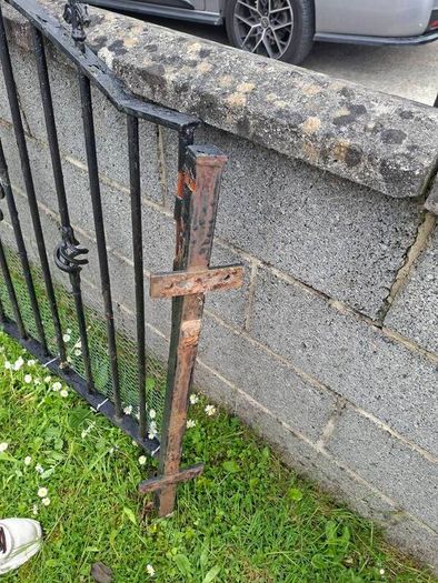 gate